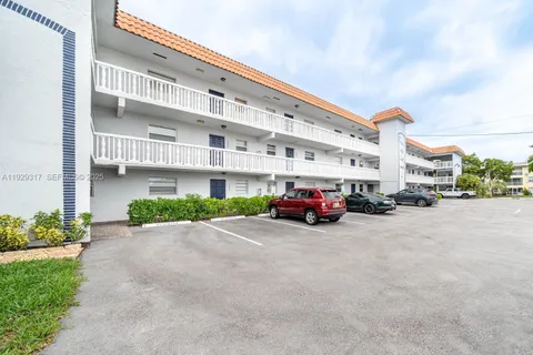 $189,000 | 1400 Northeast 57th Street, Unit 205, Fort Lauderdale, FL 33334