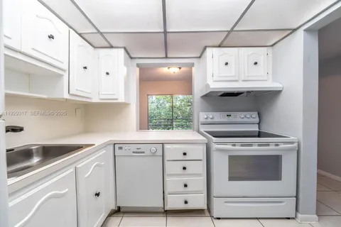 $189,000 | 1400 Northeast 57th Street, Unit 205, Fort Lauderdale, FL 33334