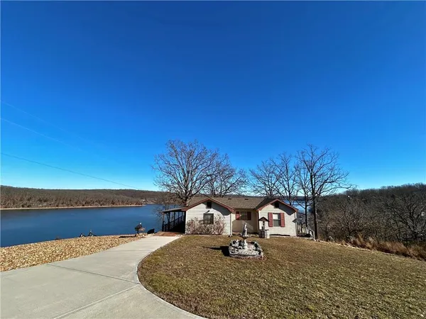 $279,000 | 30643 Rosey Lane, Edwards, MO 65326