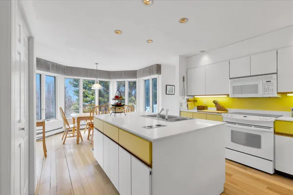 $2,173,000 | 11 Joyce Circle, East Dennis, MA 02641