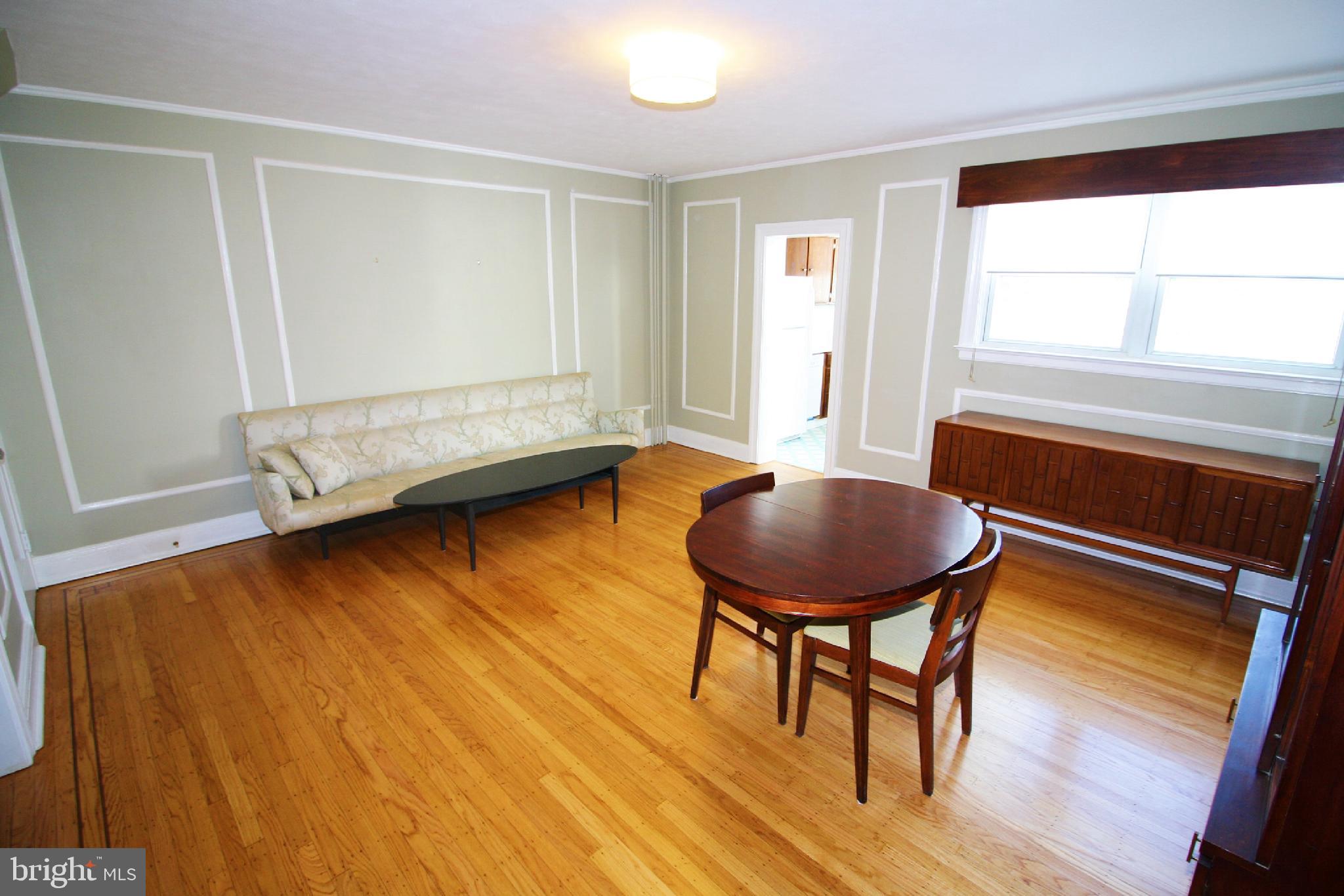 3604 Elkader Road Baltimore, MD 21218 - Photo 11 of 33 Box Moldings