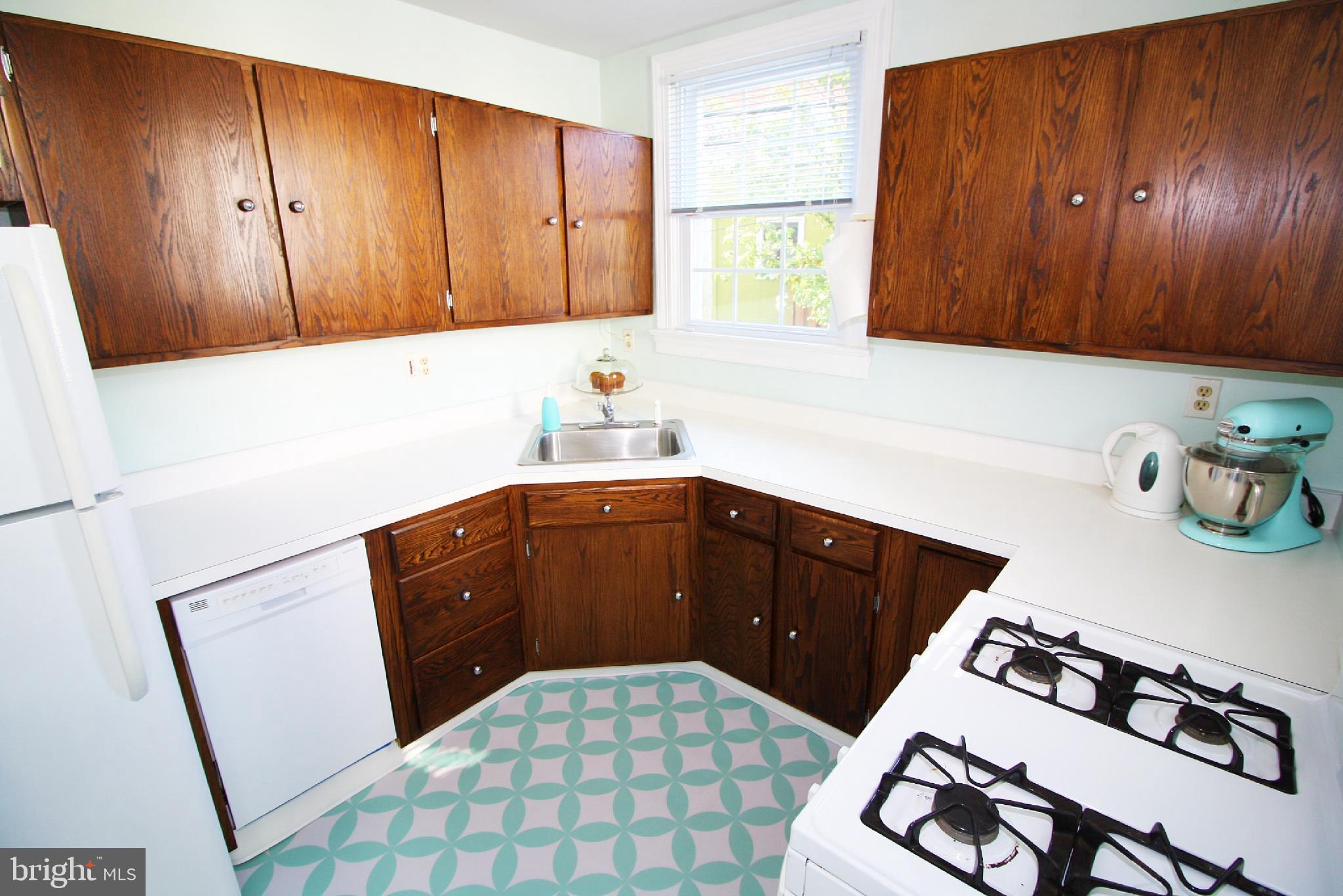 3604 Elkader Road Baltimore, MD 21218 - Photo 15 of 33