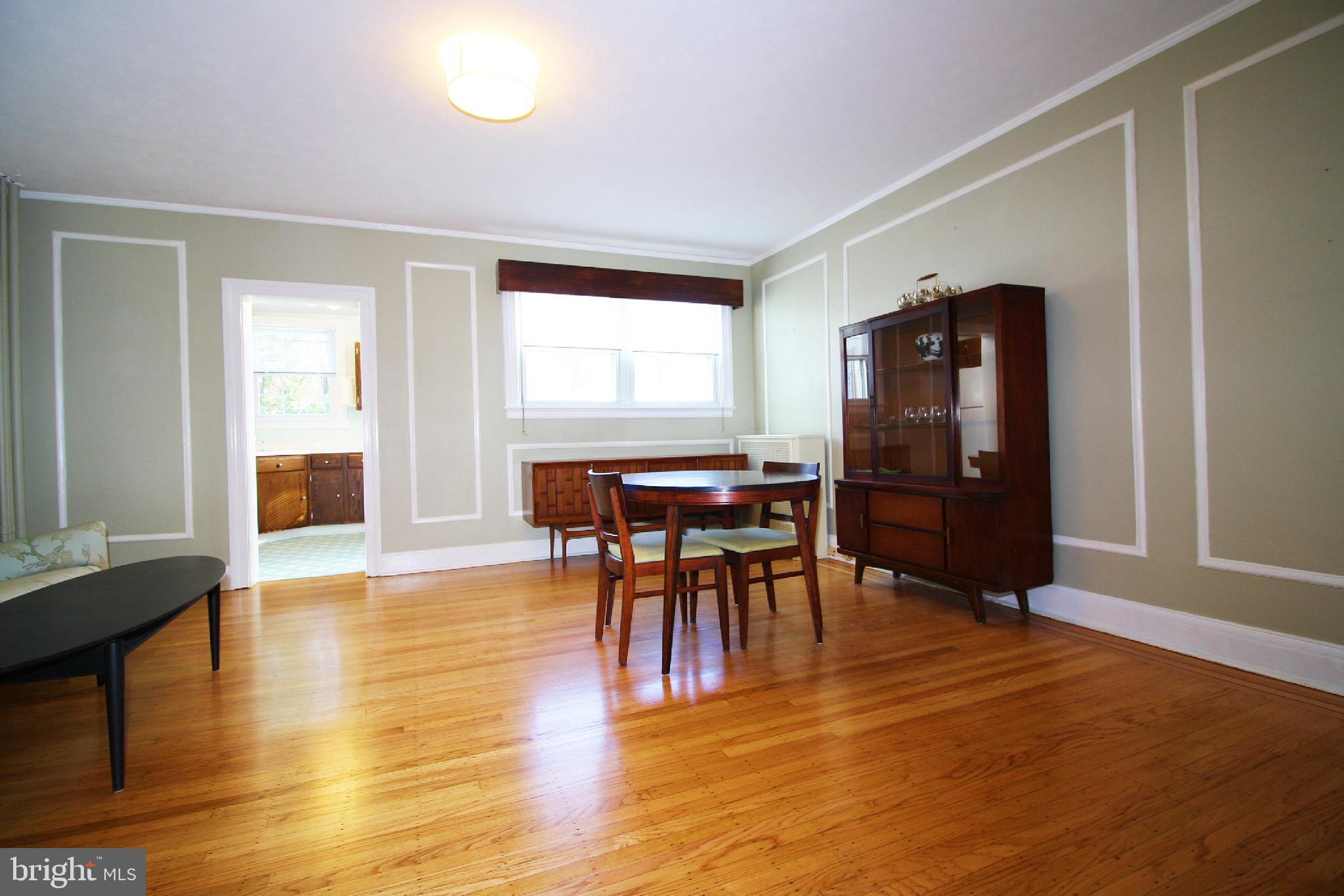 3604 Elkader Road Baltimore, MD 21218 - Photo 10 of 33 Large Dining Room