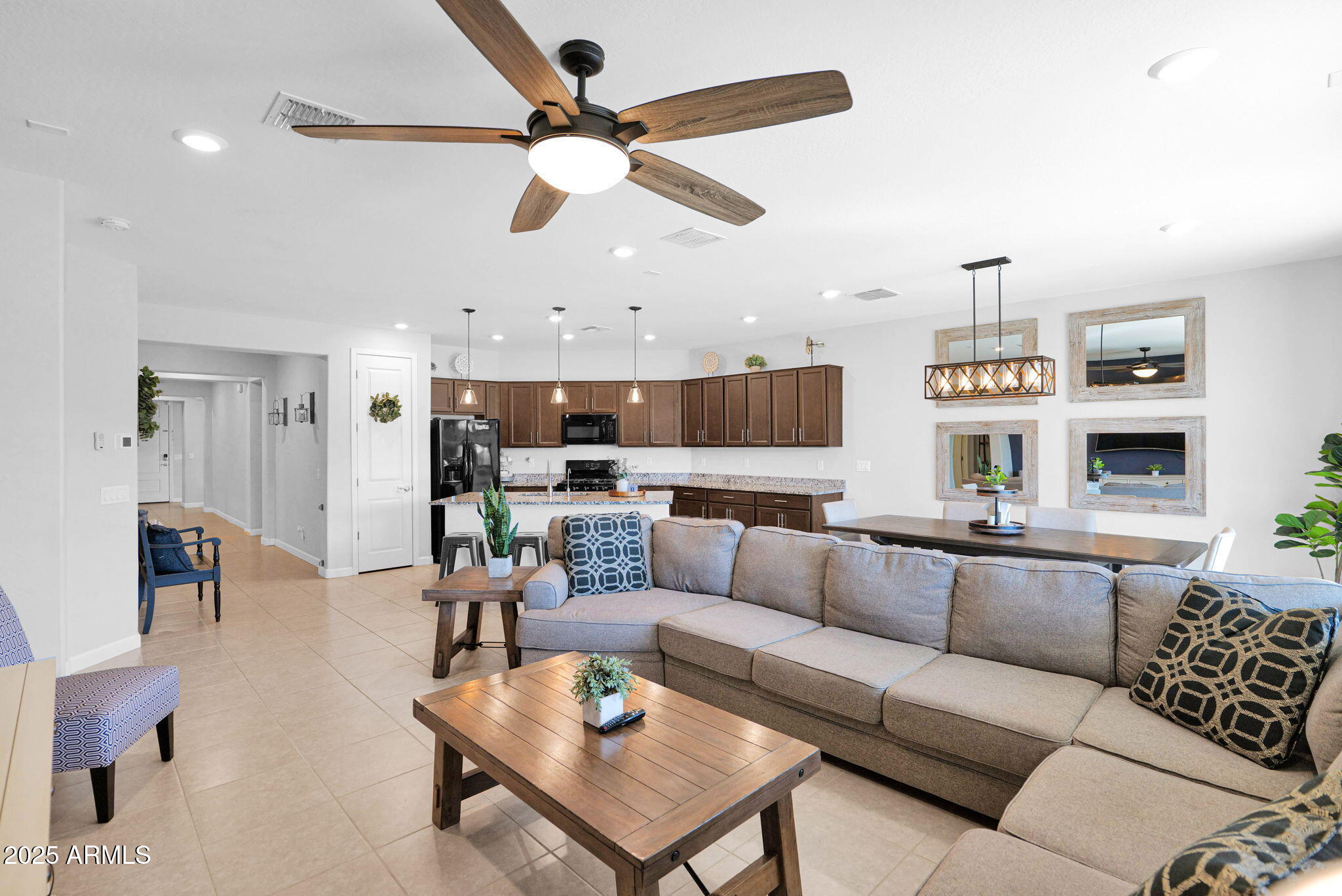 2827 West Carson Road Phoenix, AZ 85041 - Photo 23 of 38 30-web-or-mls-P1315462