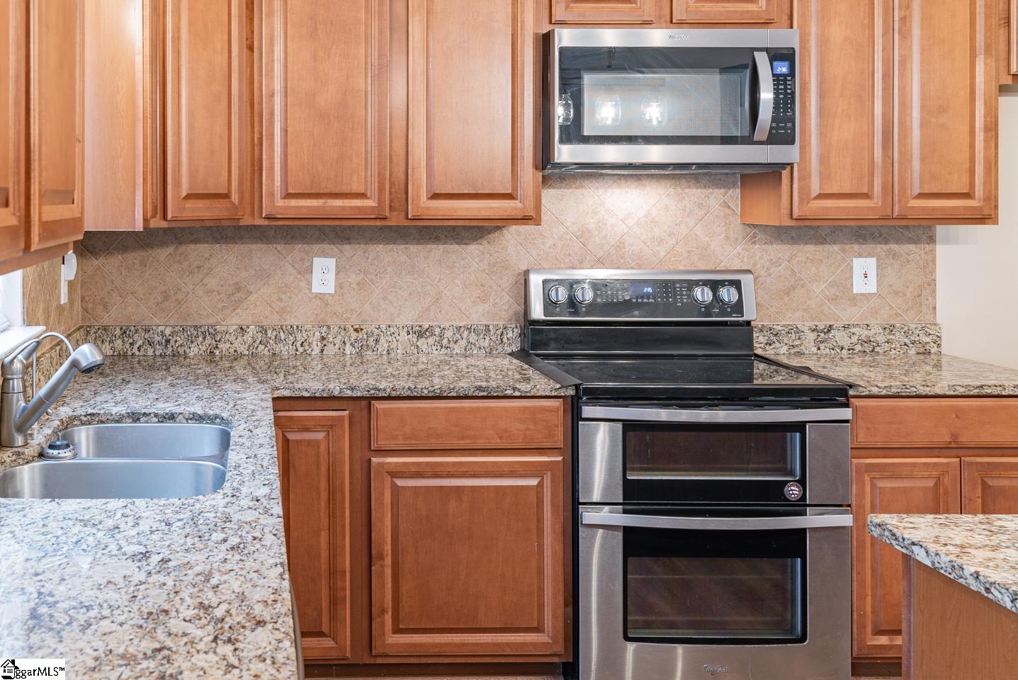307 Roanoke Way Greenville, SC 29607 - Photo 4 of 16 Gallery Image 4