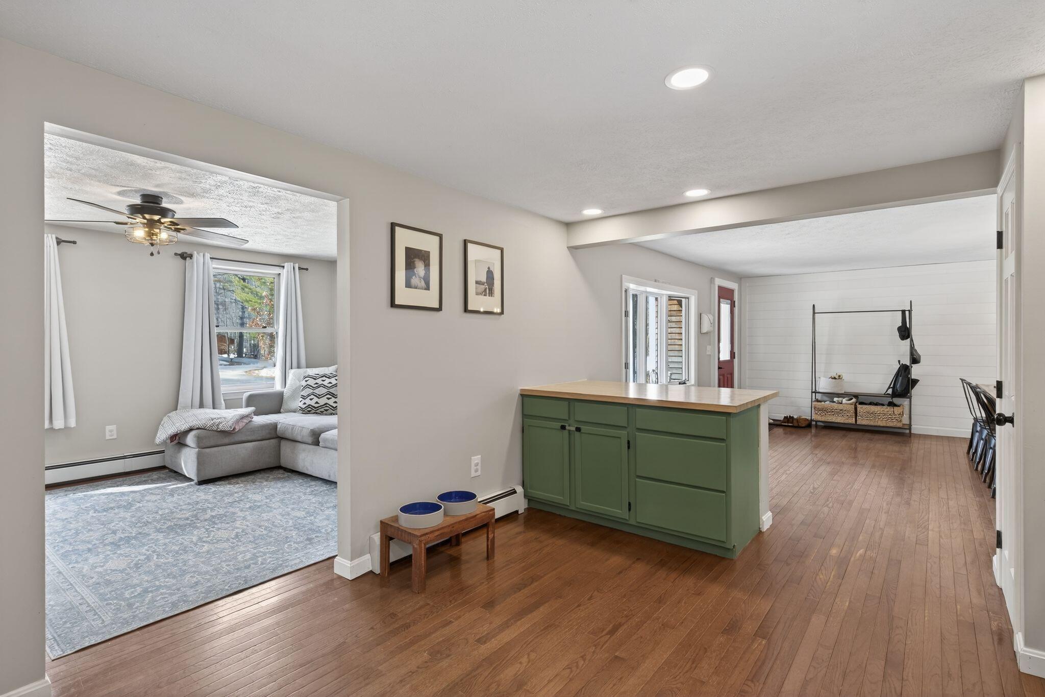 10 Deerfield Circle Standish, ME 04084 - Photo 11 of 38 10_Deerfield_Cir_031