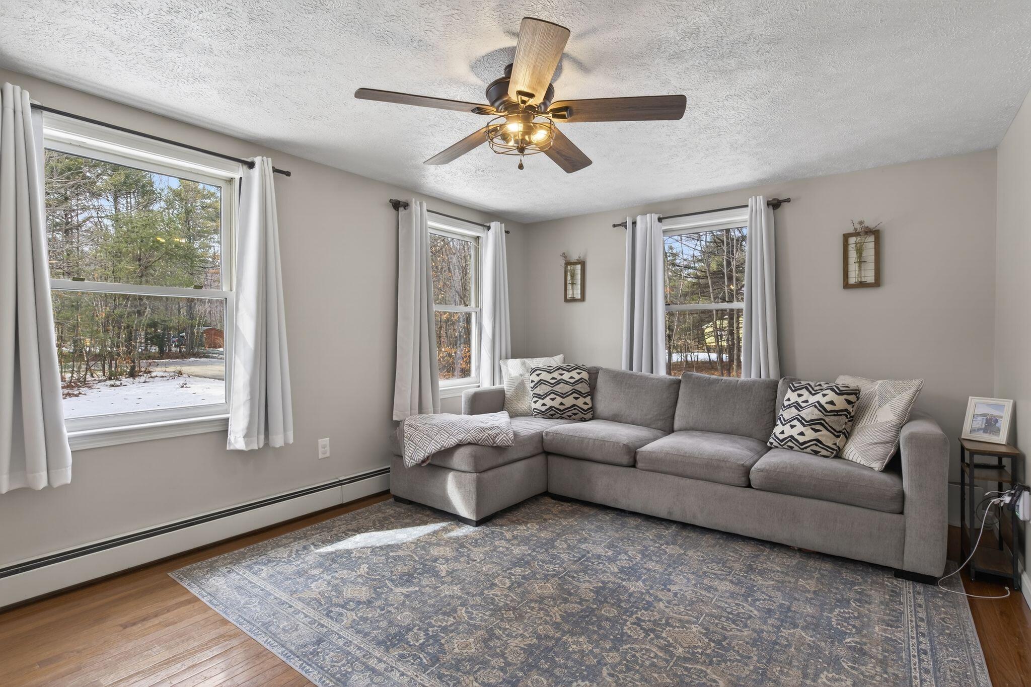 10 Deerfield Circle Standish, ME 04084 - Photo 12 of 38 10_Deerfield_Cir_035