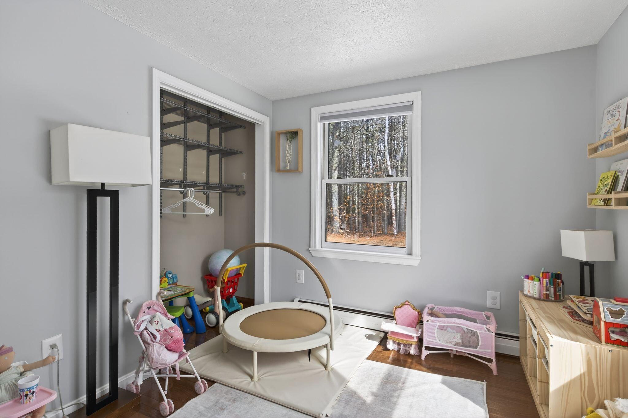 10 Deerfield Circle Standish, ME 04084 - Photo 17 of 38 10_Deerfield_Cir_046