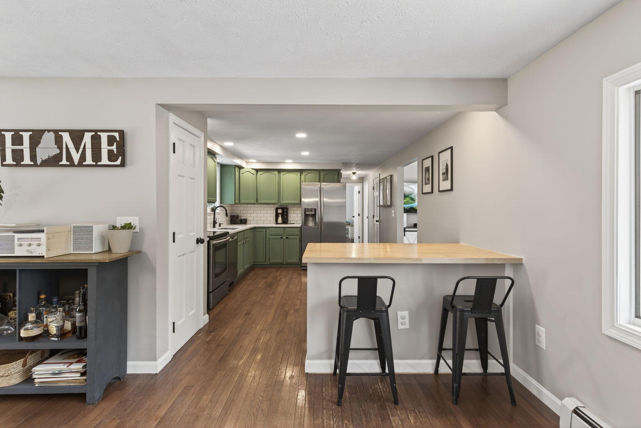 10 Deerfield Circle Standish, ME 04084 - Photo 10 of 38 10_Deerfield_Cir_016