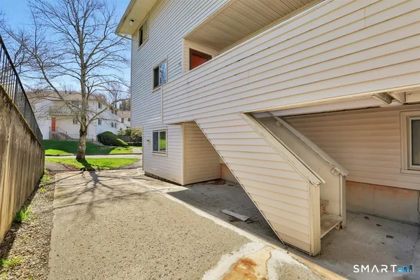 $195,000 | 103 Village Drive, Unit 103, Torrington, CT 06790