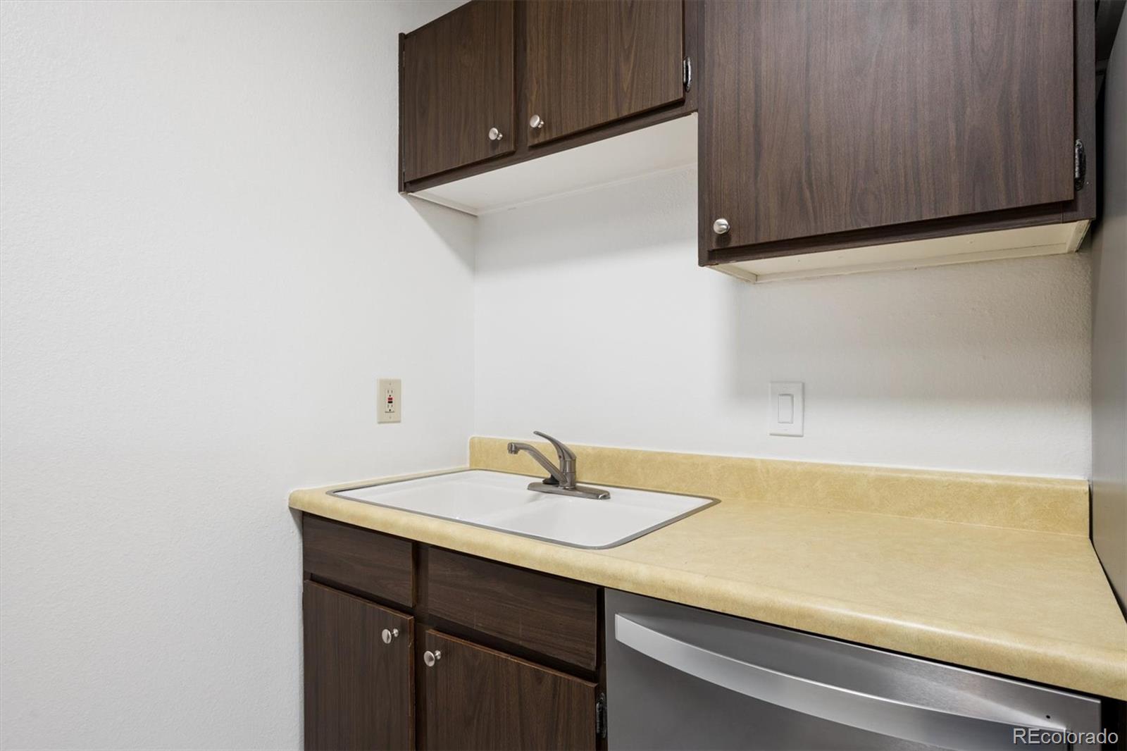 2707 Valmont Road, Unit 312D Boulder, CO 80304 - Photo 14 of 48 a bathroom with a sink and a mirror