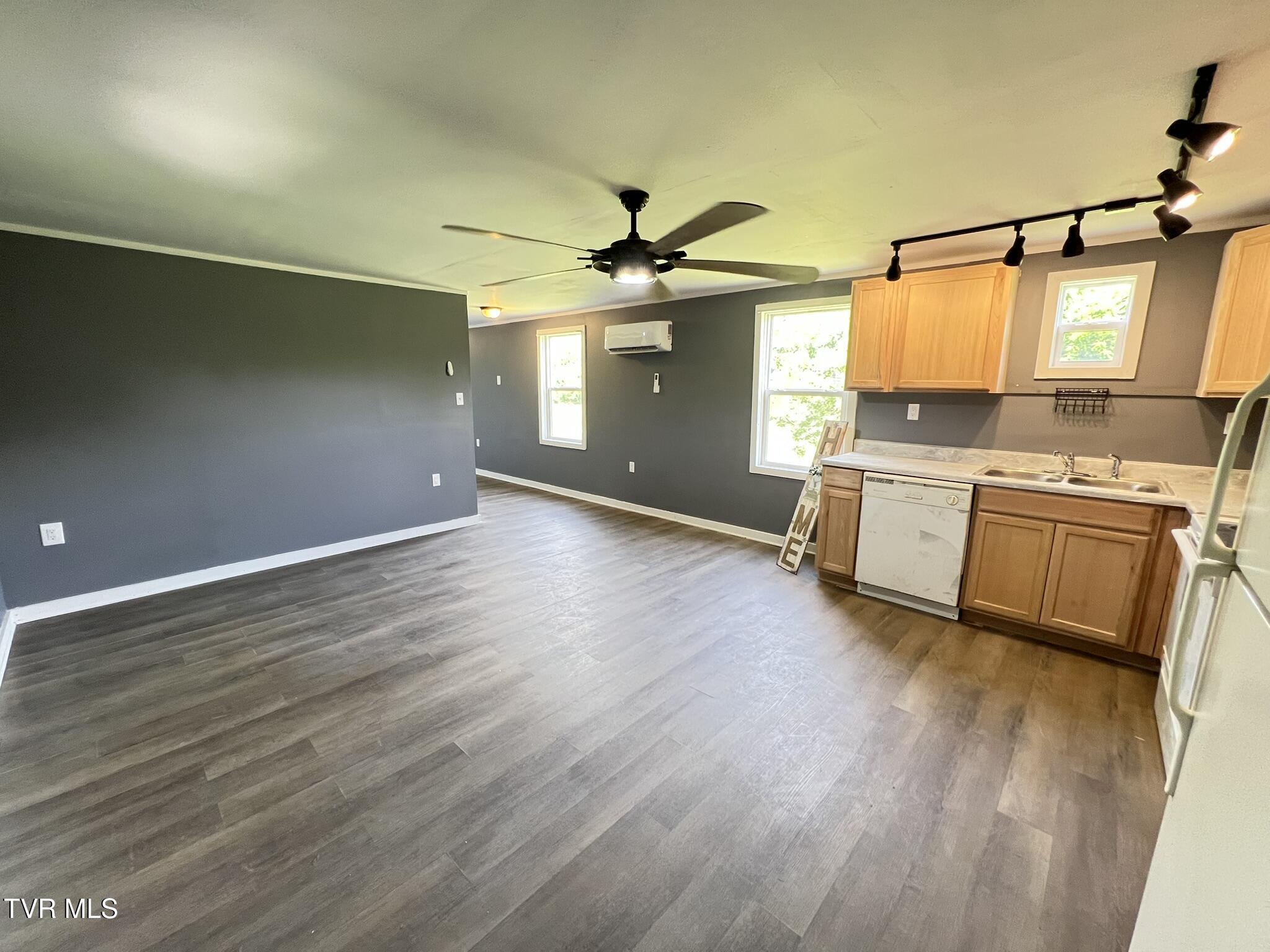2960 Poplar Springs Road Greeneville, TN 37743 - Photo 10 of 71 IMG_7842