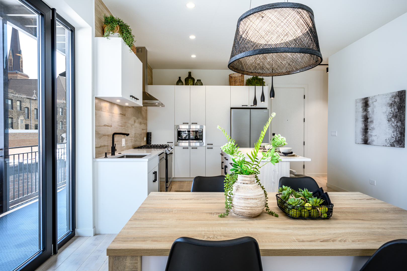 2135 West Cermak Road, Unit 2N Chicago, IL 60608 - Photo 8 of 23 Gallery Image 8