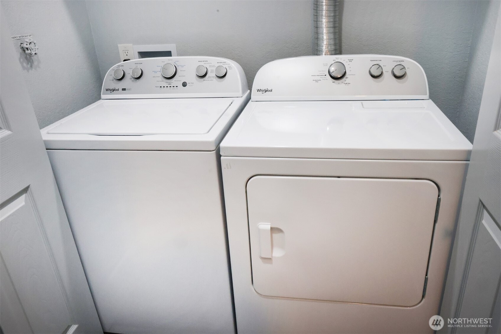 820 32nd Street Bellingham, WA 98225 - Photo 18 of 39 a utility room with dryer and washer
