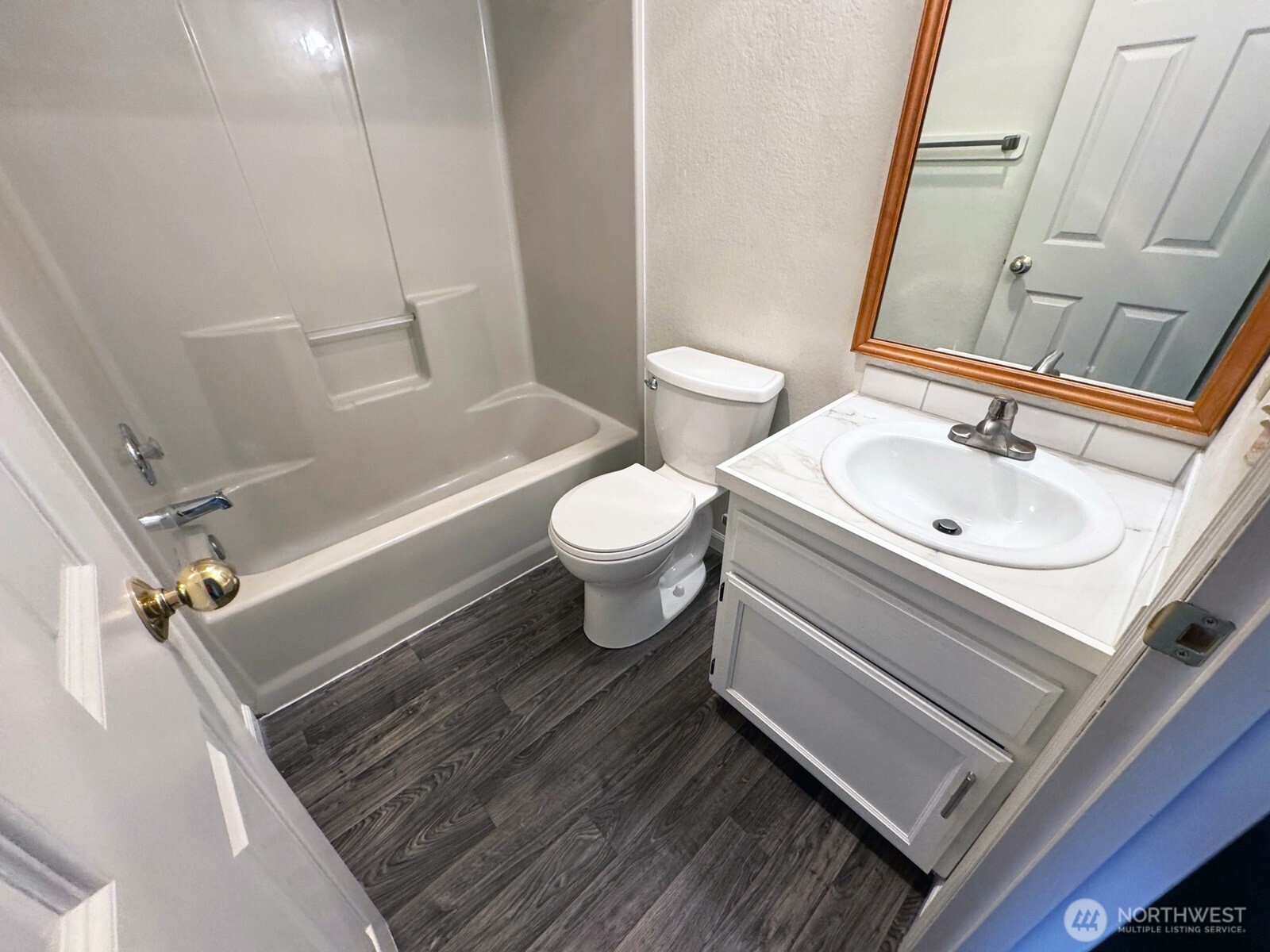 820 32nd Street Bellingham, WA 98225 - Photo 21 of 39 a bathroom with a sink toilet and shower