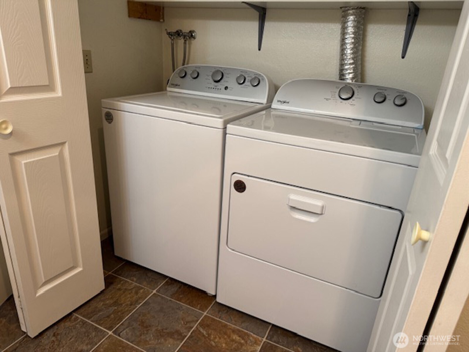 820 32nd Street Bellingham, WA 98225 - Photo 38 of 39 a utility room with dryer and washer