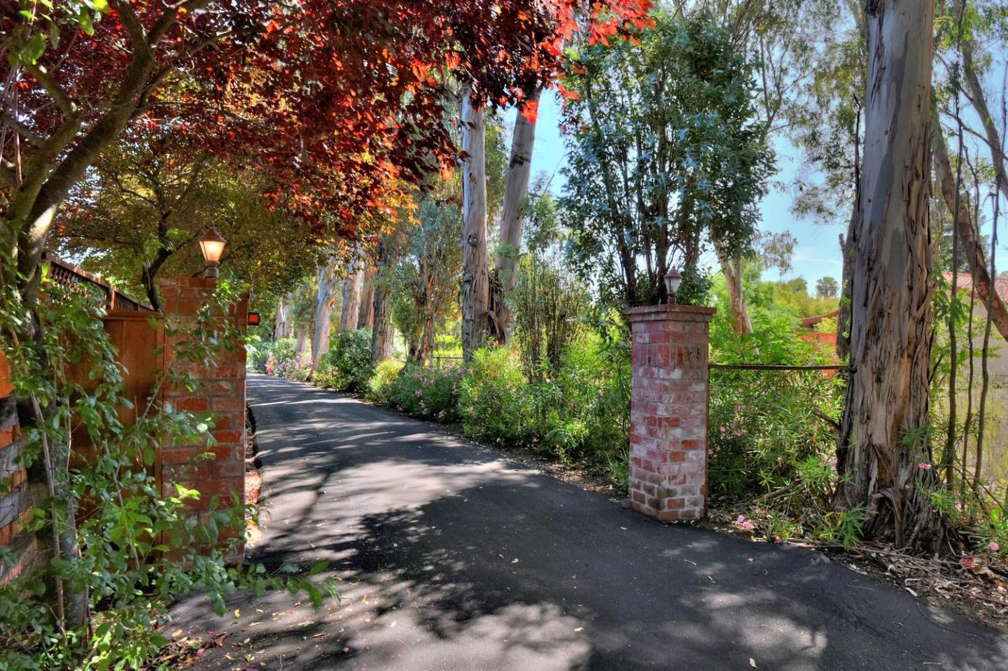1175 Llagas Road Morgan Hill, CA 95037 - Photo 4 of 37