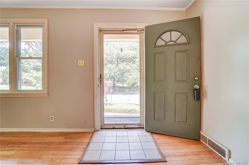 5154 Murrayhill Road Charlotte, NC 28210 - Photo 4 of 47 Gallery Image 4