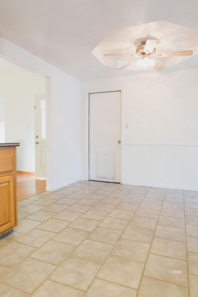 620 Heather Court Ridgecrest, CA 93555 - Photo 12 of 26 a view of an empty room