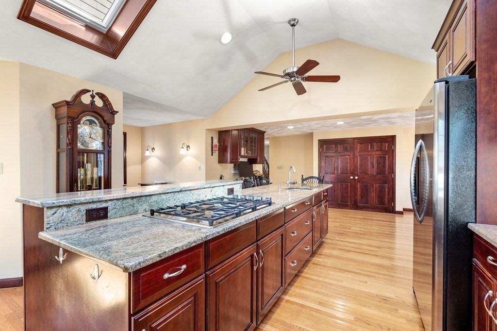 13 Butternut Road Westford, MA 01886 - Photo 4 of 34 Gallery Image 4