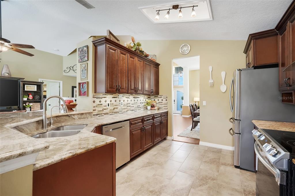 2733 Runyon Circle Orlando, FL 32837 - Photo 25 of 73