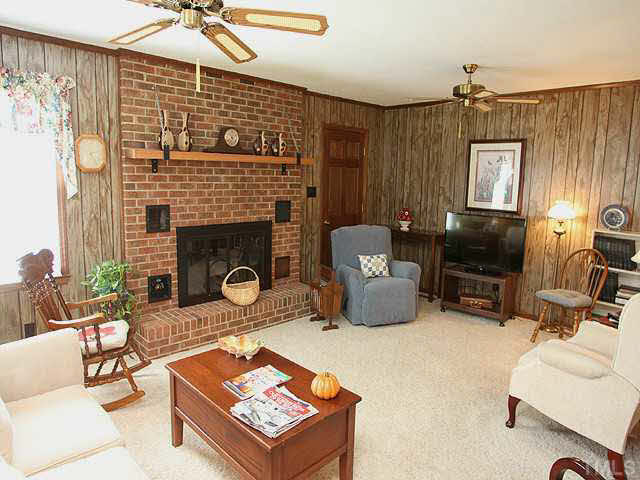 1337 Cole Mill Road Durham, NC 27705 - Photo 5 of 20 Den/Family/Great Room