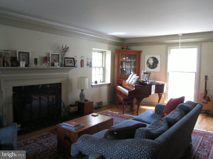 12 Brookside Road Wallingford, PA 19086 - Photo 5 of 21