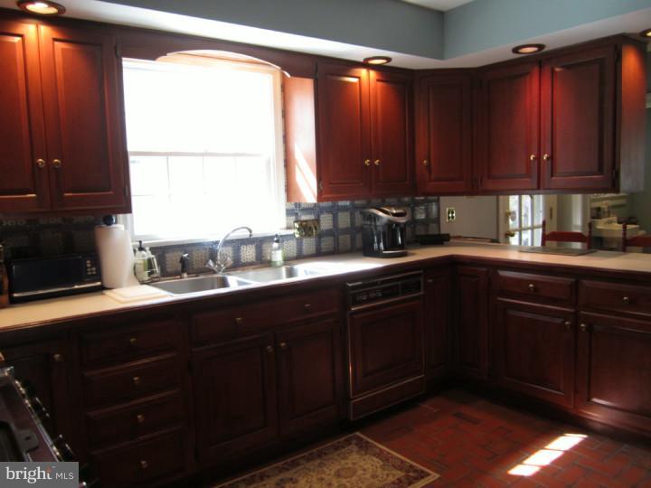 12 Brookside Road Wallingford, PA 19086 - Photo 8 of 21