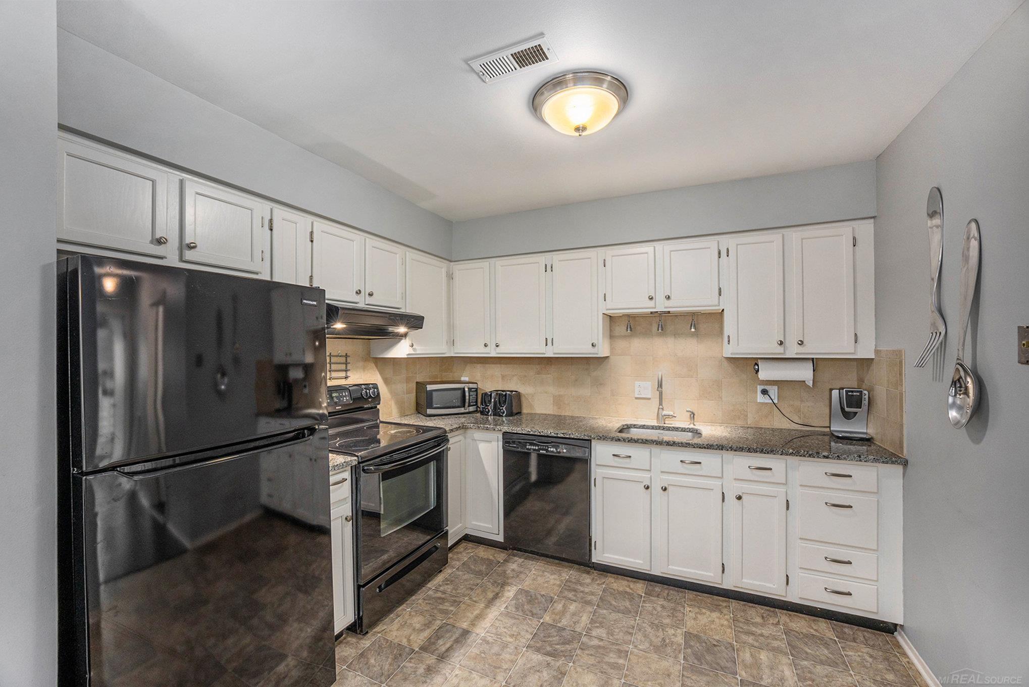440 Baldwin Avenue, Unit 70 Rochester, MI 48307 - Photo 7 of 15