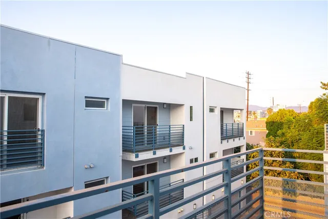 $4,850 | 14614 Vanowen Street, Van Nuys, CA 91405