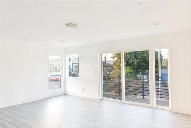 $4,850 | 14614 Vanowen Street, Van Nuys, CA 91405