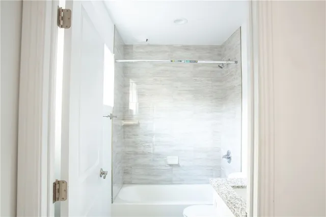 $4,850 | 14614 Vanowen Street, Van Nuys, CA 91405