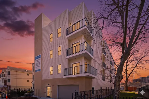 $2,900 | 65-67 Storms Avenue, Unit 1B, Jersey City, NJ 07306