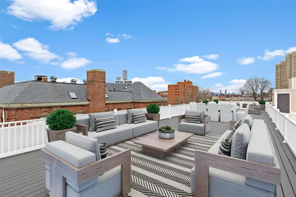 $2,900 | 65-67 Storms Avenue, Unit 1B, Jersey City, NJ 07306