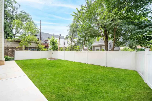 $2,900 | 65-67 Storms Avenue, Unit 1B, Jersey City, NJ 07306