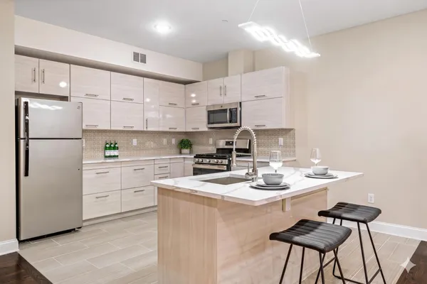 $2,900 | 65-67 Storms Avenue, Unit 1B, Jersey City, NJ 07306