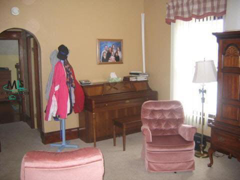 203 South Brockway Road Yale, MI 48097 - Photo 5 of 12 283658-4.JPG