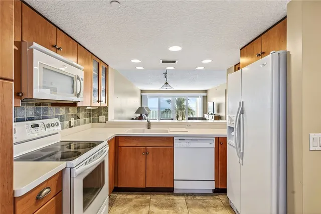 $795,000 | 2700 Ocean Drive, Unit 302, Vero Beach, FL 32963