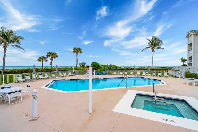 $795,000 | 2700 Ocean Drive, Unit 302, Vero Beach, FL 32963