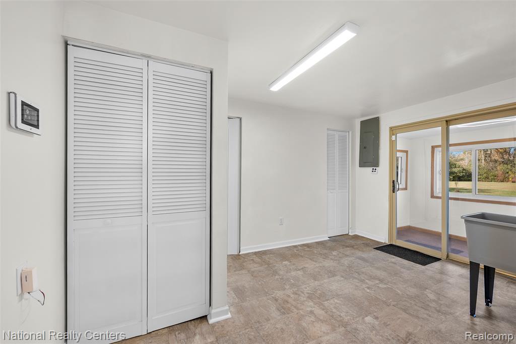 29842 Fort Road Rockwood, MI 48173 - Photo 30 of 42 Gallery Image 30