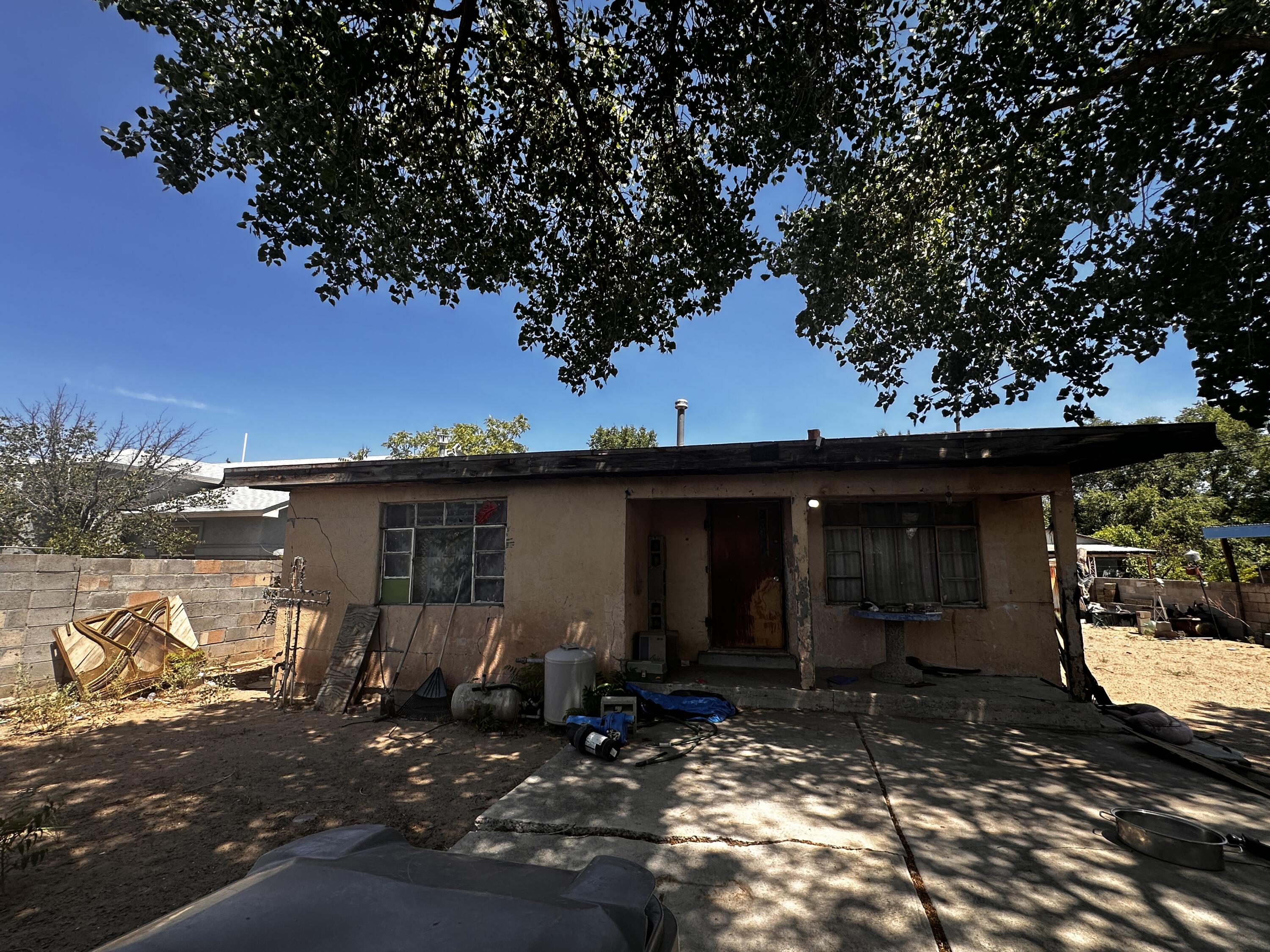 2804 Justo Road Southwest Albuquerque, NM 87105 - Photo 1 of 23 Gallery Image 1