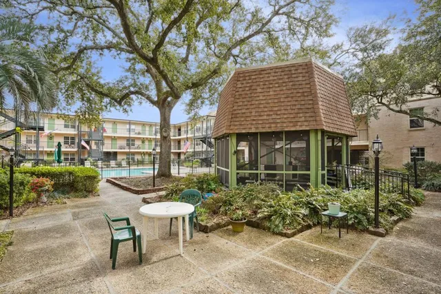 $1,400 | 2732 Whitney Place, Unit 209, Metairie, LA 70002