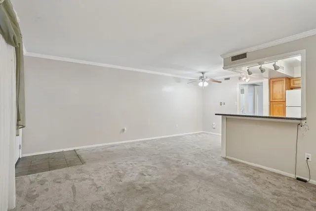 $1,400 | 2732 Whitney Place, Unit 209, Metairie, LA 70002