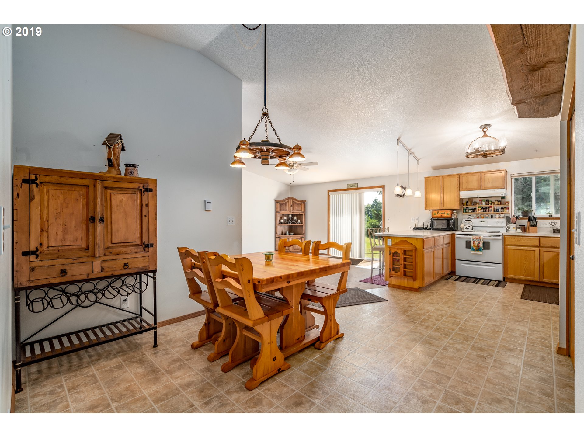 32633 Southeast Divers Road Estacada, OR 97023 - Photo 11 of 32 Gallery Image 11