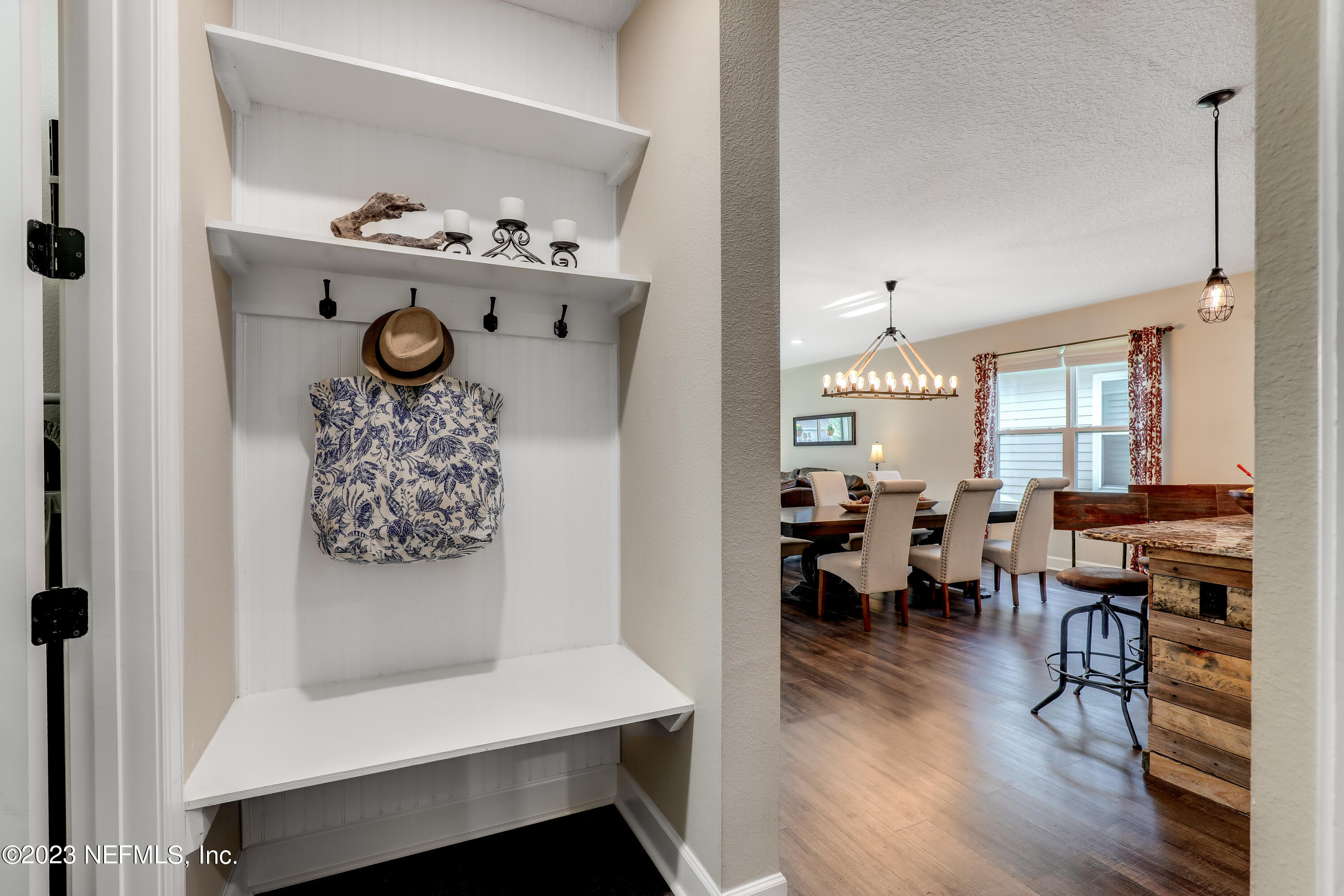 85248 Champlain Drive Fernandina Beach, FL 32034 - Photo 17 of 79 a living room with furniture and wooden floor