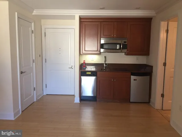 $1,465 | 1701-15 Locust Street, Unit 1806, Philadelphia, PA 19103