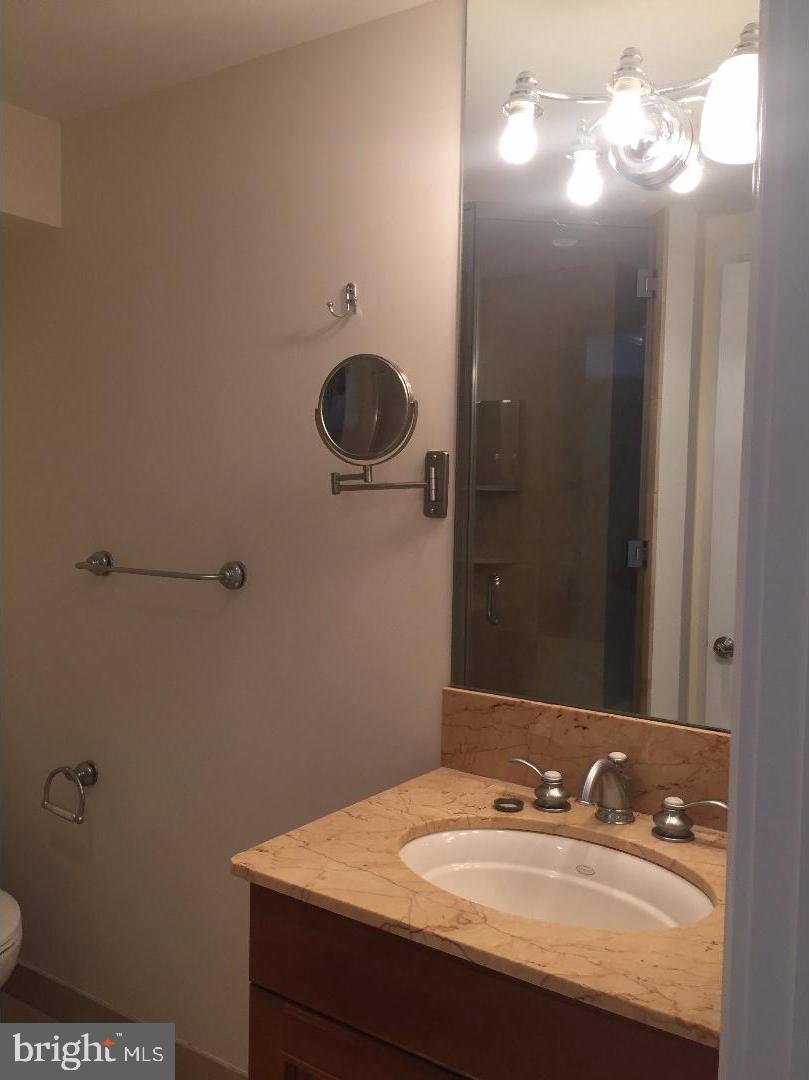 1701-15 Locust Street, Unit 1806 Philadelphia, PA 19103 - Photo 5 of 15