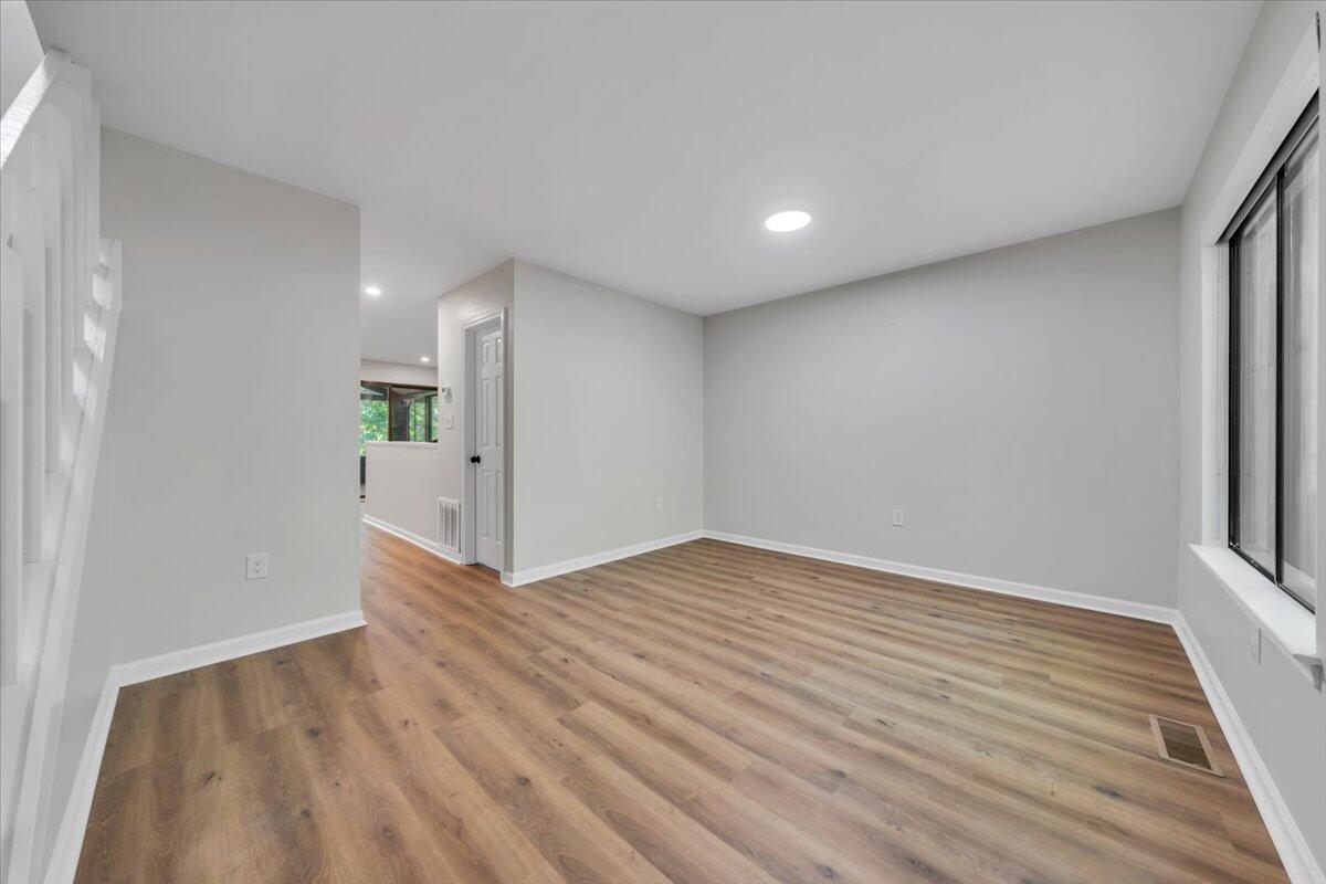 2952 Tree Swallow Road Roanoke, VA 24018 - Photo 3 of 41 03-MIB03348