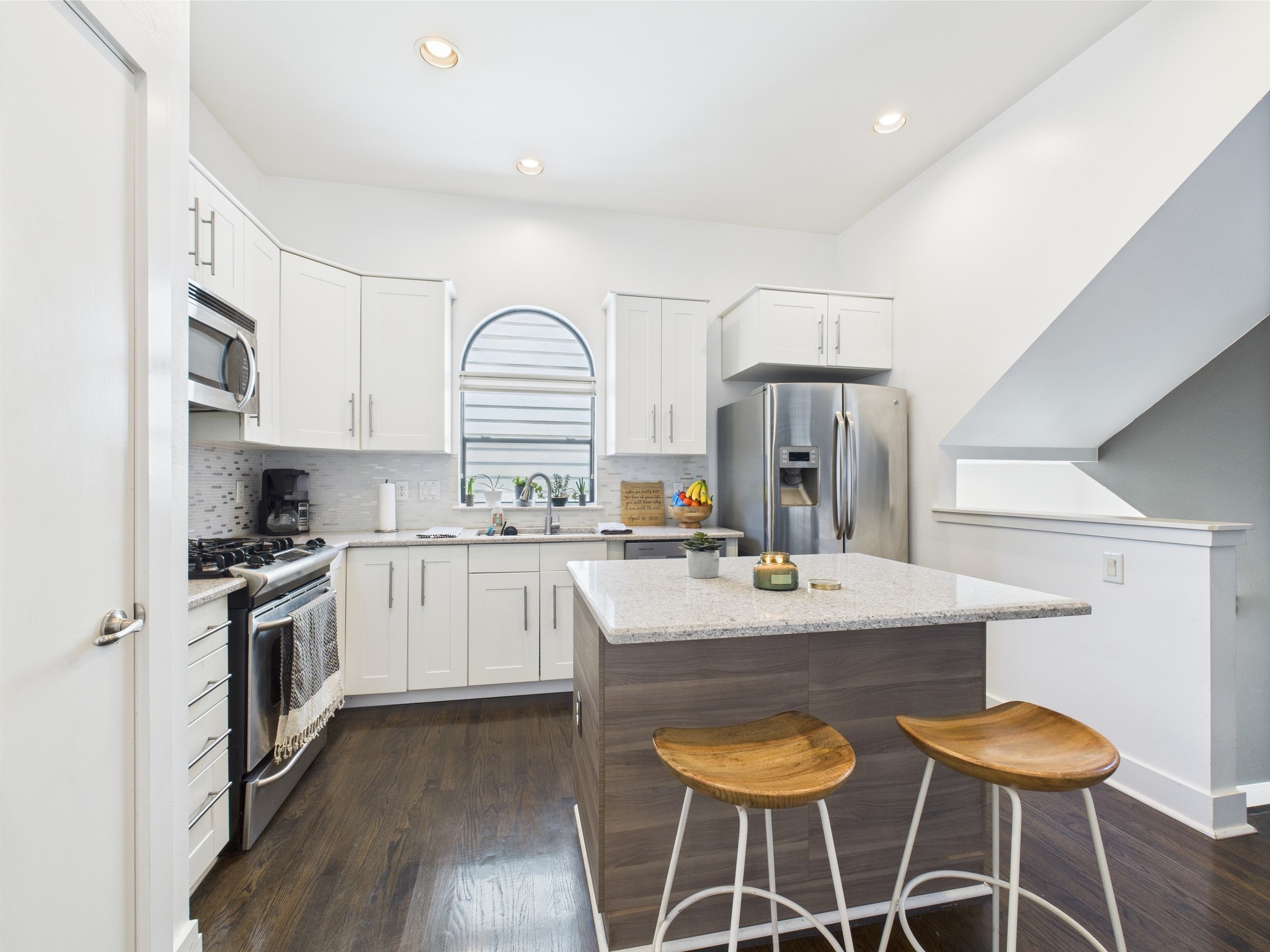 5810 Darling Street, Unit F Houston, TX 77007 - Photo 7 of 38 Kitchen