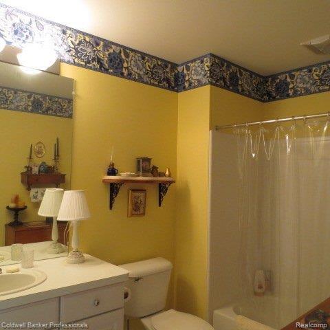 1436 Copper Circle, Unit 8 Rochester, MI 48306 - Photo 19 of 25 Main Bathroom